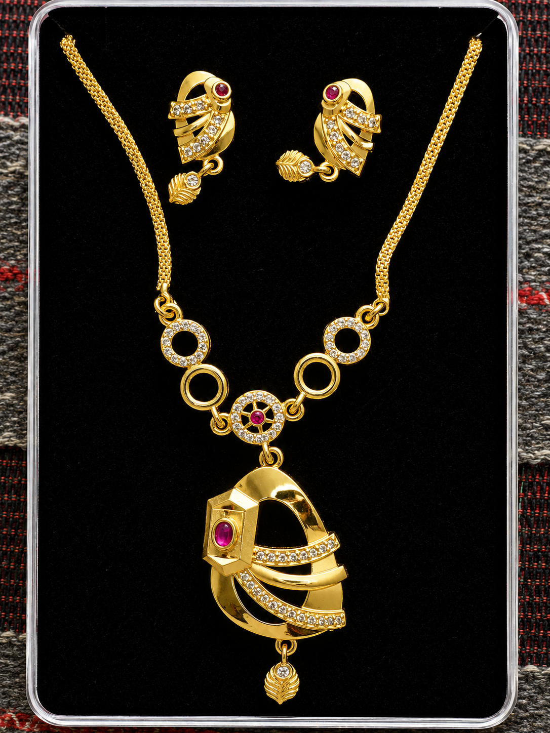Elegant Gold-Tone Necklace & Earrings
